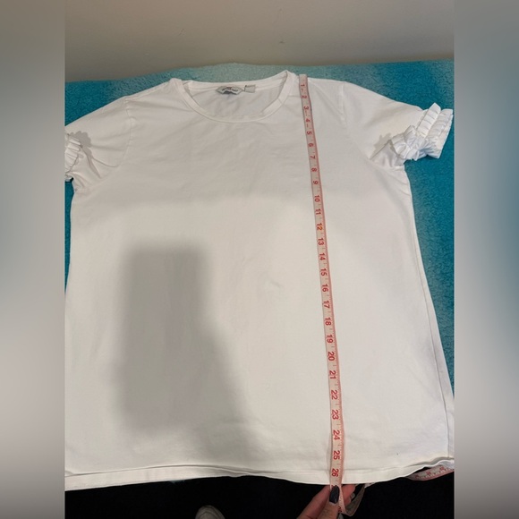 🔥Vineyard Vines White T-Shirt with Ruffled Sleeves🔥 - Picture 4 of 6